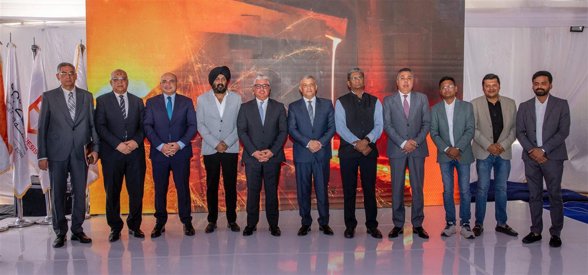 جانب من وضع حجر الأساس، فيتو