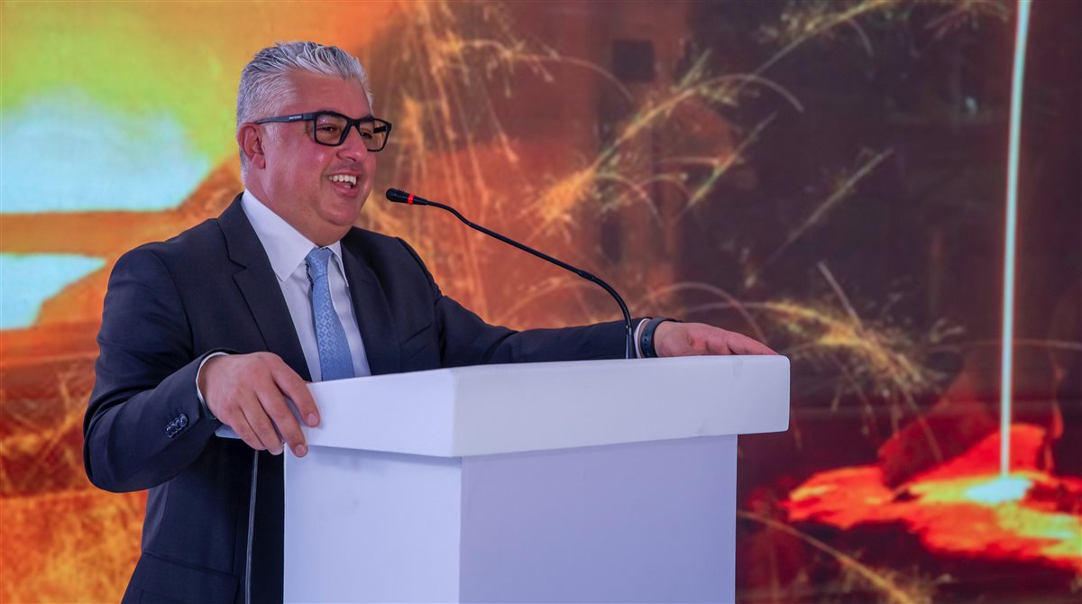 جانب من وضع حجر الأساس، فيتو