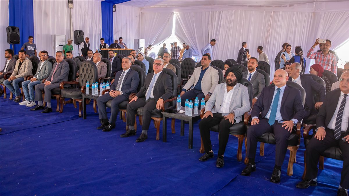 جانب من وضع حجر الأساس، فيتو