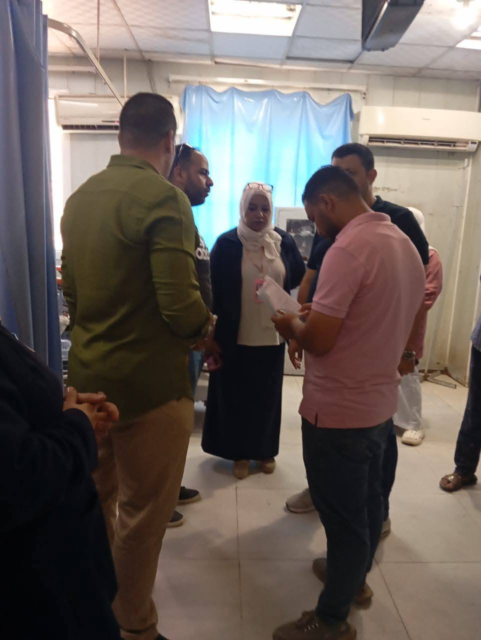 وكيل صحة بني سويف يطمئن على حالة مصابي الصحراوي الشرقي