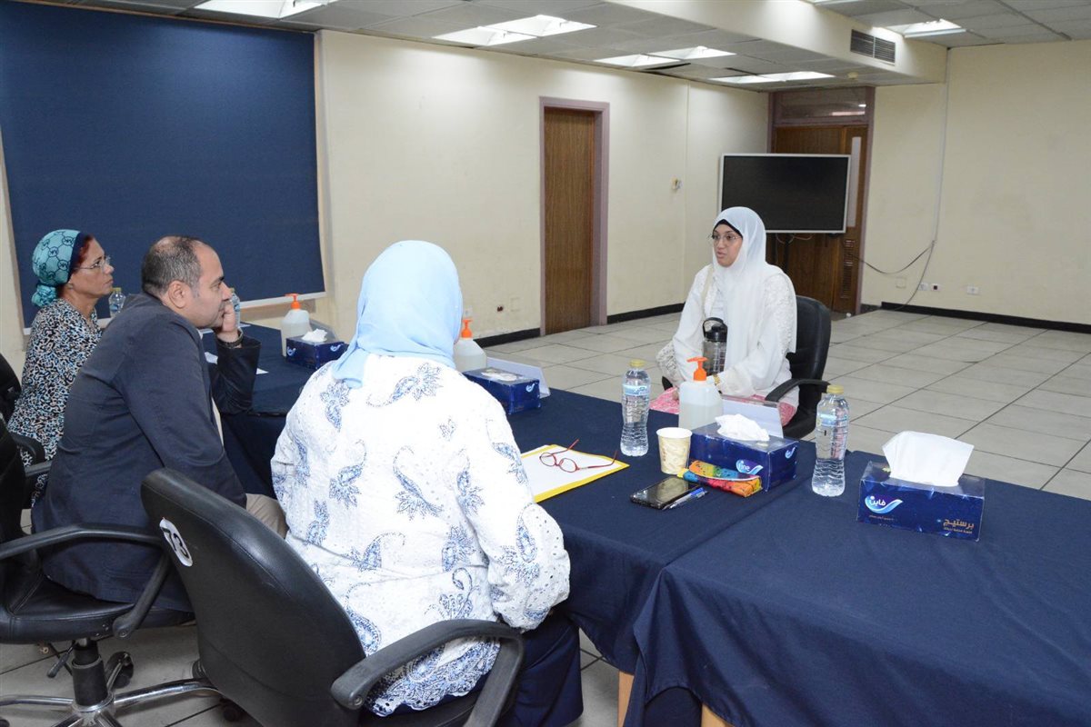 مقابلات شخصية لطلاب البرنامج الفرنسي بقصر العيني 