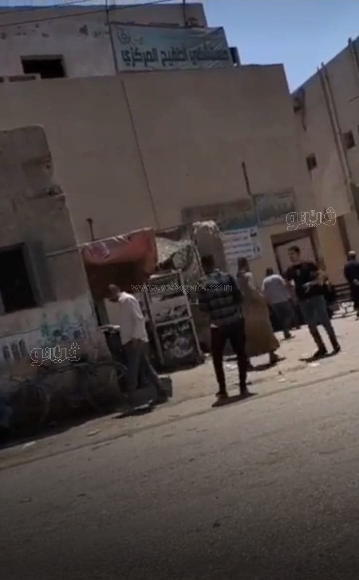 أهالي ضحايا الصحراوي الشرقي أمام مستشفى أطفيح