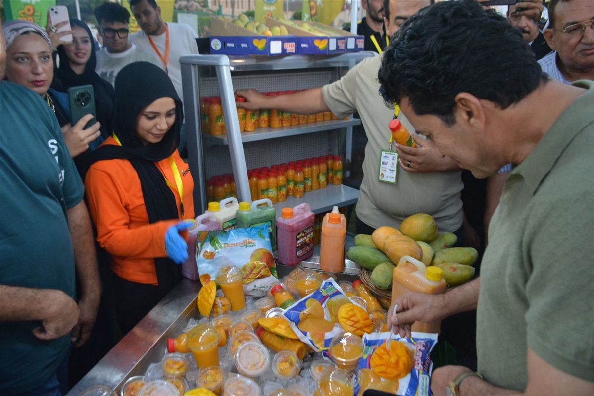 وزير الشباب والرياضة خلال حضوره للملتقى، فيتو