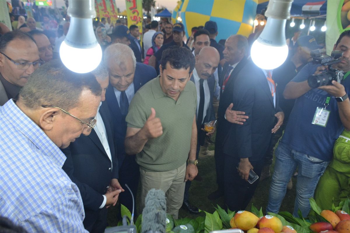 وزير الشباب والرياضة خلال حضوره للملتقى، فيتو