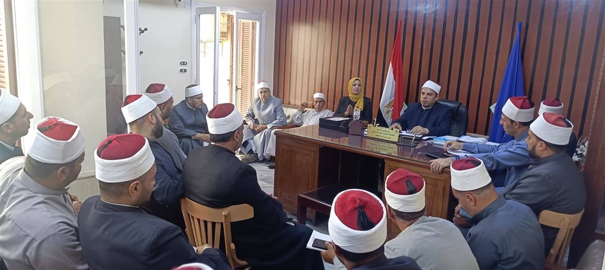 حملة صحية تستهدف تقديم الفحوصات الطبية لرجال الاوقاف بدمياط 