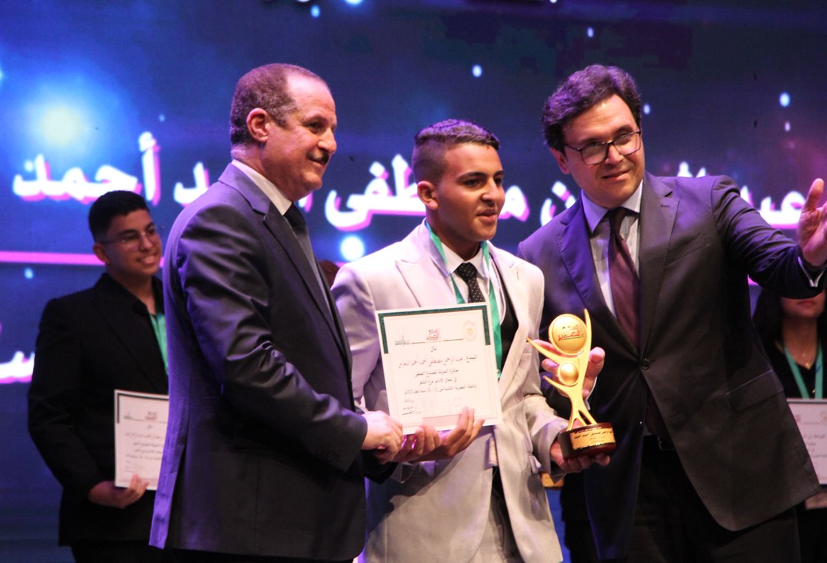 عبد الرحمن مصطفى أحمد، فيتو