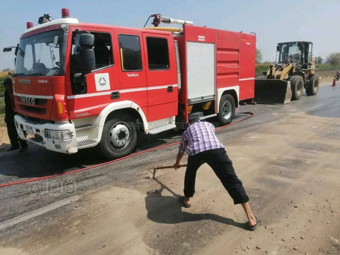 زيت الطعام يوقف الحركة بطريق الزنكلون بالشرقية.. وفرق الإنقاذ تسيطر على الموقف،فيتو