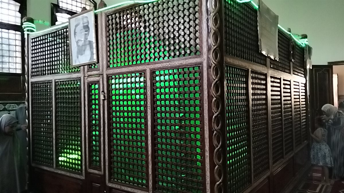 مقام أبو النور الجعفرى بالإسماعيلية، فيتو