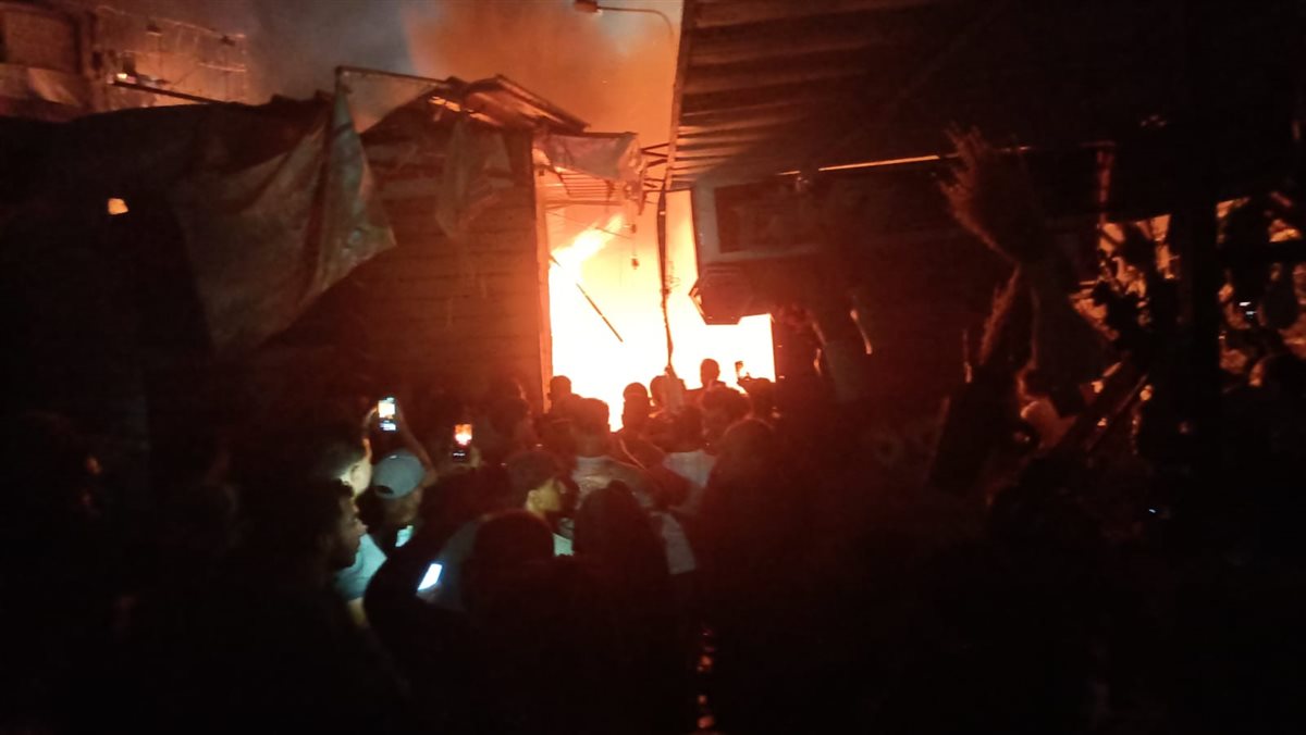 حريق هائل بعدد من المحال شبرا الخيمة، فيتو