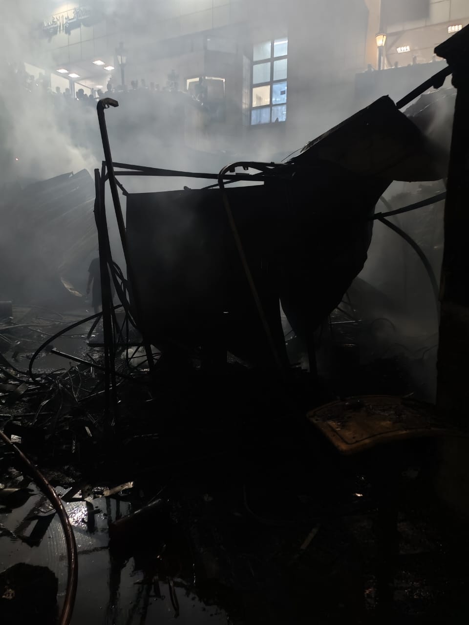 السيطرة علي حريق باكيات ومحلات شبرا الخيمة،فيتو