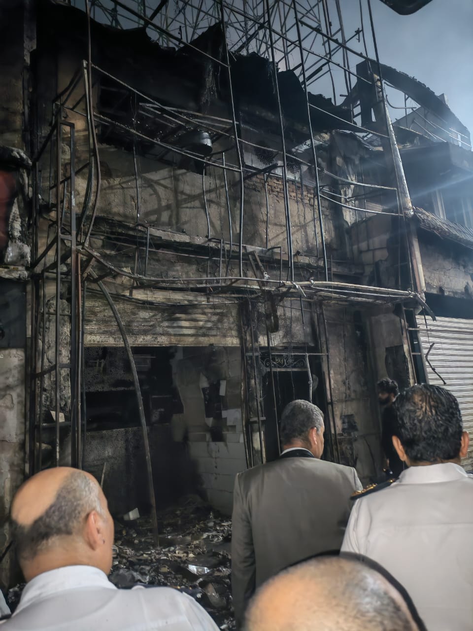 السيطرة علي حريق باكيات ومحلات شبرا الخيمة،فيتو