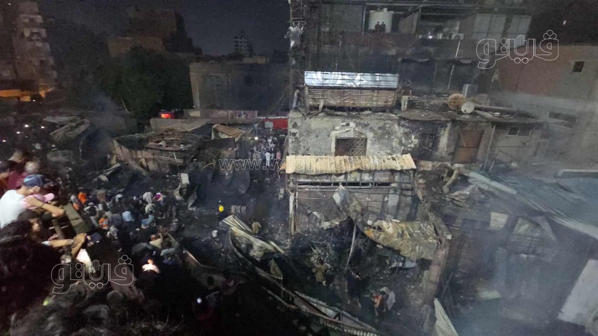  حريق محلات وباكيات شبرا الخيمة (1)