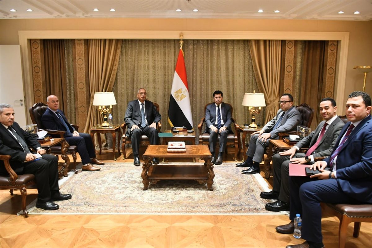 أشرف صبحي يلتقي رئيس الهيئة العامة للرقابة على الصادرات والواردات