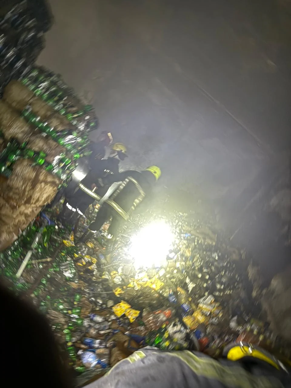 حريق مخزن مواد غذائية بالزيتون