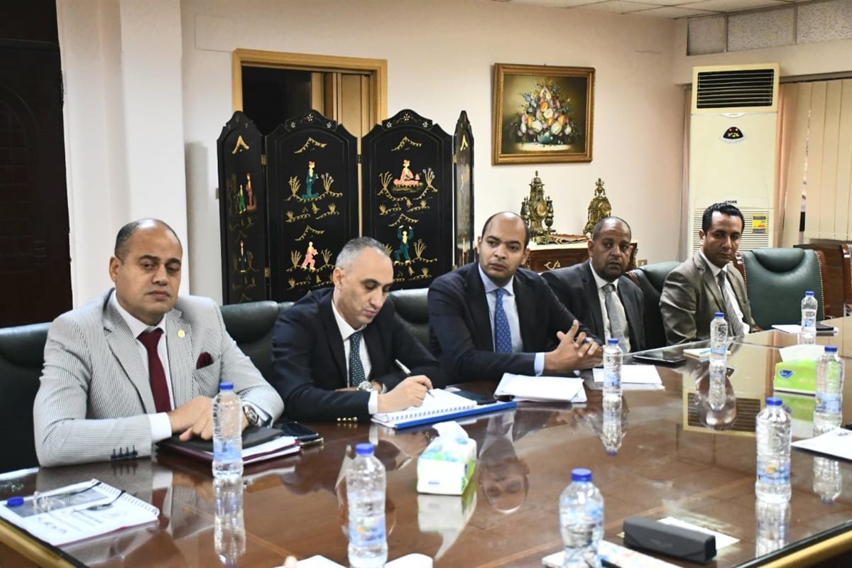 استعدادات أولمبياد لوس أنجلوس، وزير الرياضة ورئيس الأولمبية يجتمعان باتحادات رفع الأثقال والمصارعة