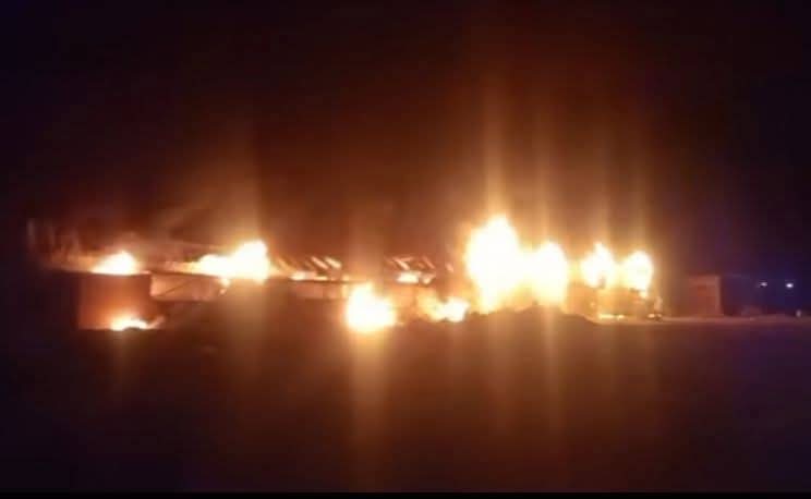 حريق مصنع للأحذية في مؤسسة الزكاة بالمرج