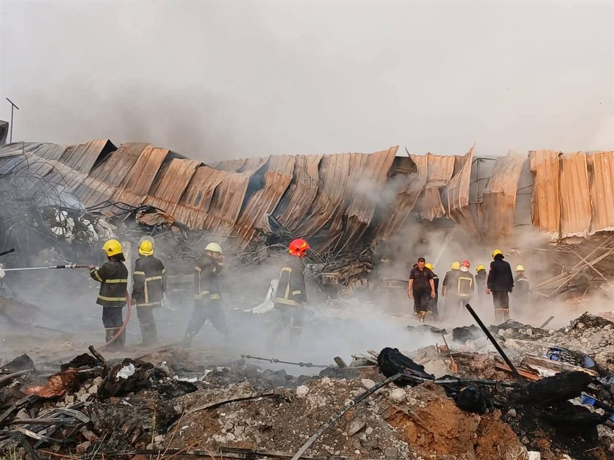 حريق ضخم بمصنع احذية بالخانكة، فيتو 