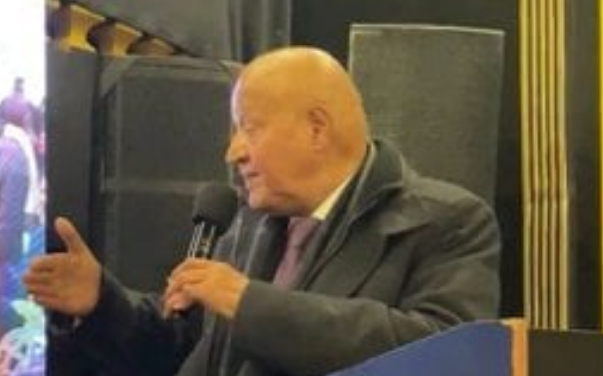 الدكتور على المصيلحي بعد إصابته بمرض سرطان الرئة، فيتو