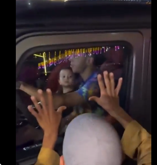 إمام عاشور يتجاهل مشجع طلب التقاط صورة معه، فيتو