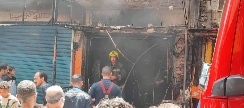 حريق محل هواتف محمول بعزبة النخل