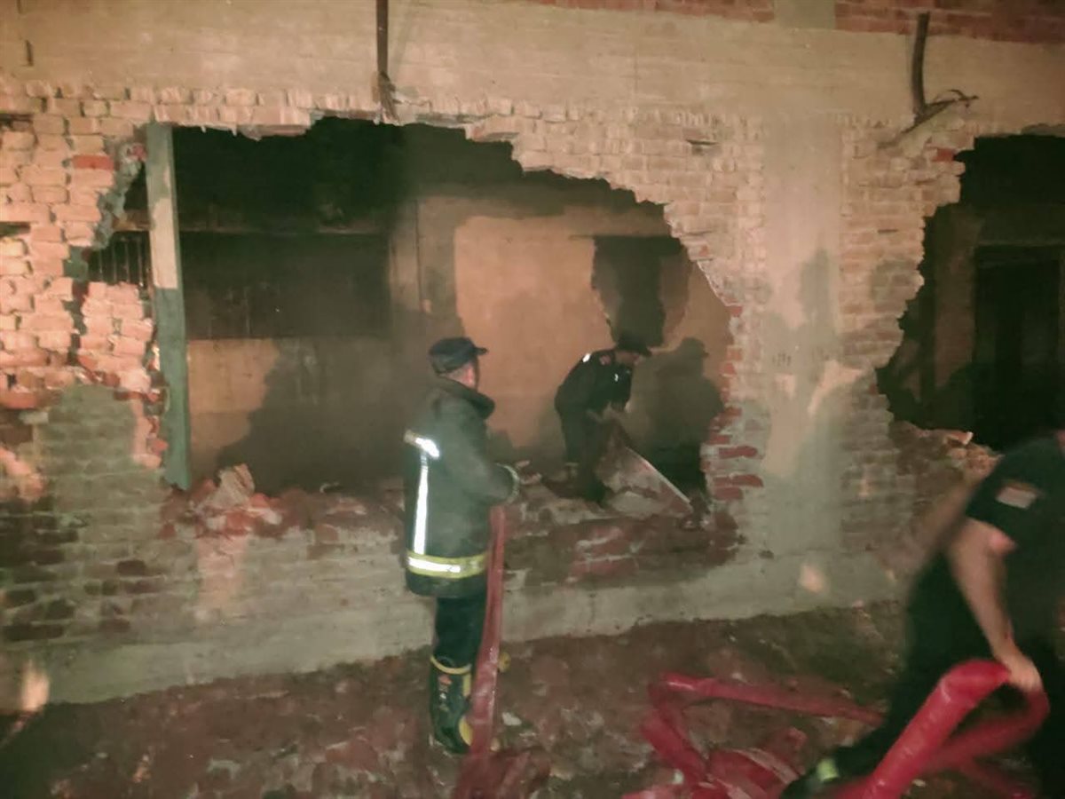 محافظ القليوبية ينتقل لموقع حريق مصنع البلاستيك، فيتو