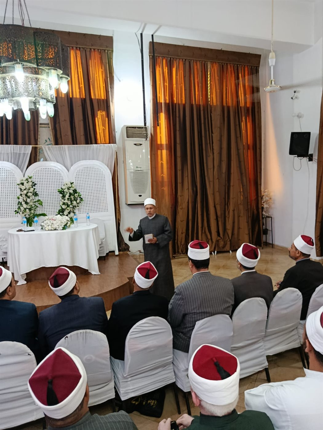 جانب من الاجتماع، فيتو