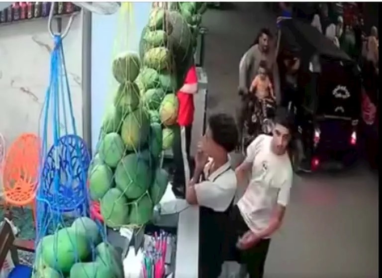 سيارة مسرعة تدهس المارة ببني سويف