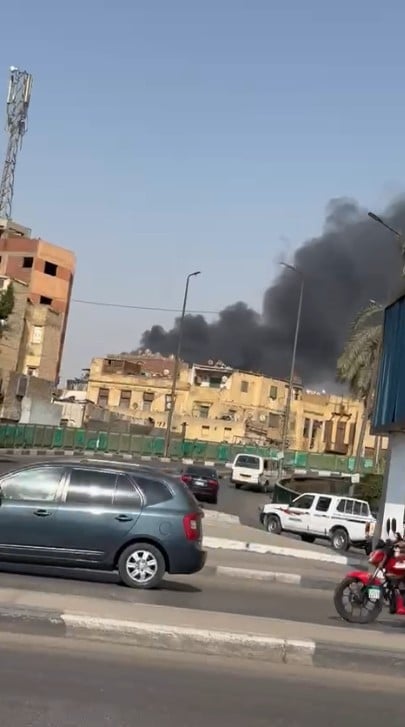 حريق مخزن مواسير بلاستيك في بولاق أبو العلا