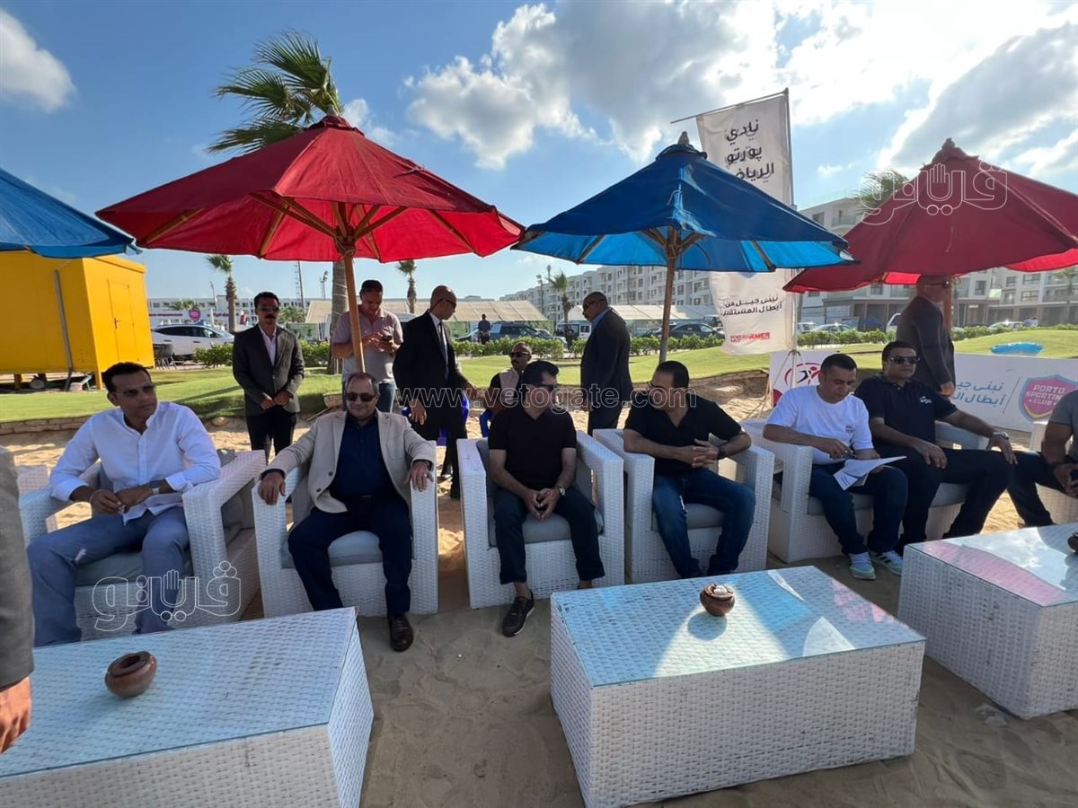 وزير الشباب والرياضة خلال زيارته لبورسعيد، فيتو