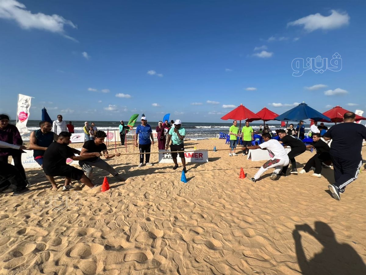 وزير الشباب والرياضة خلال زيارته لبورسعيد، فيتو