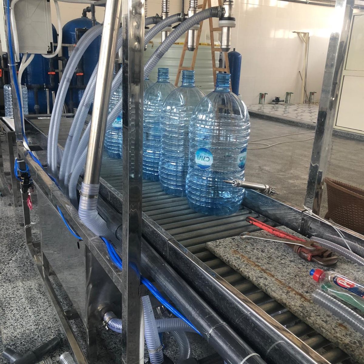 ضبط مصنع مياه غير مرخص ببنها القليوبية،،فيتو