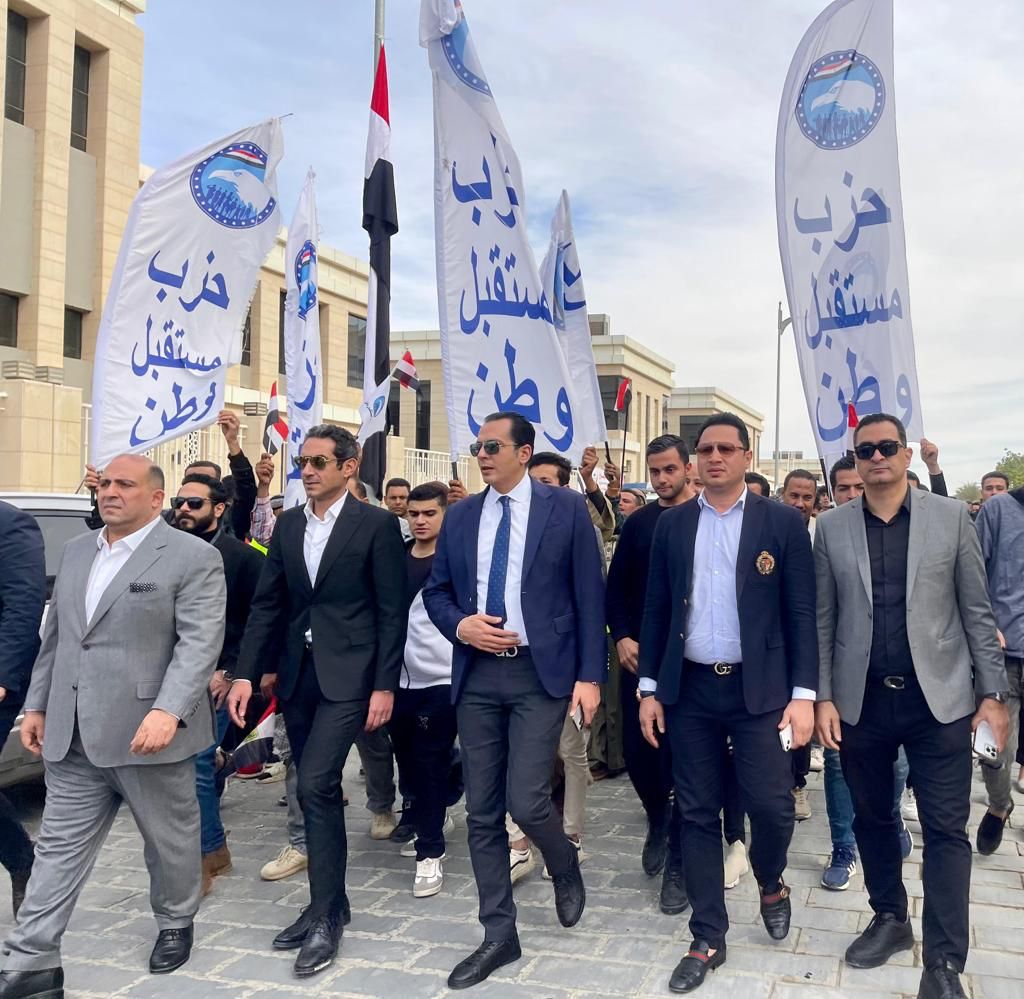 تحركات أحمد عبد الجواد وسط قيادات الحزب