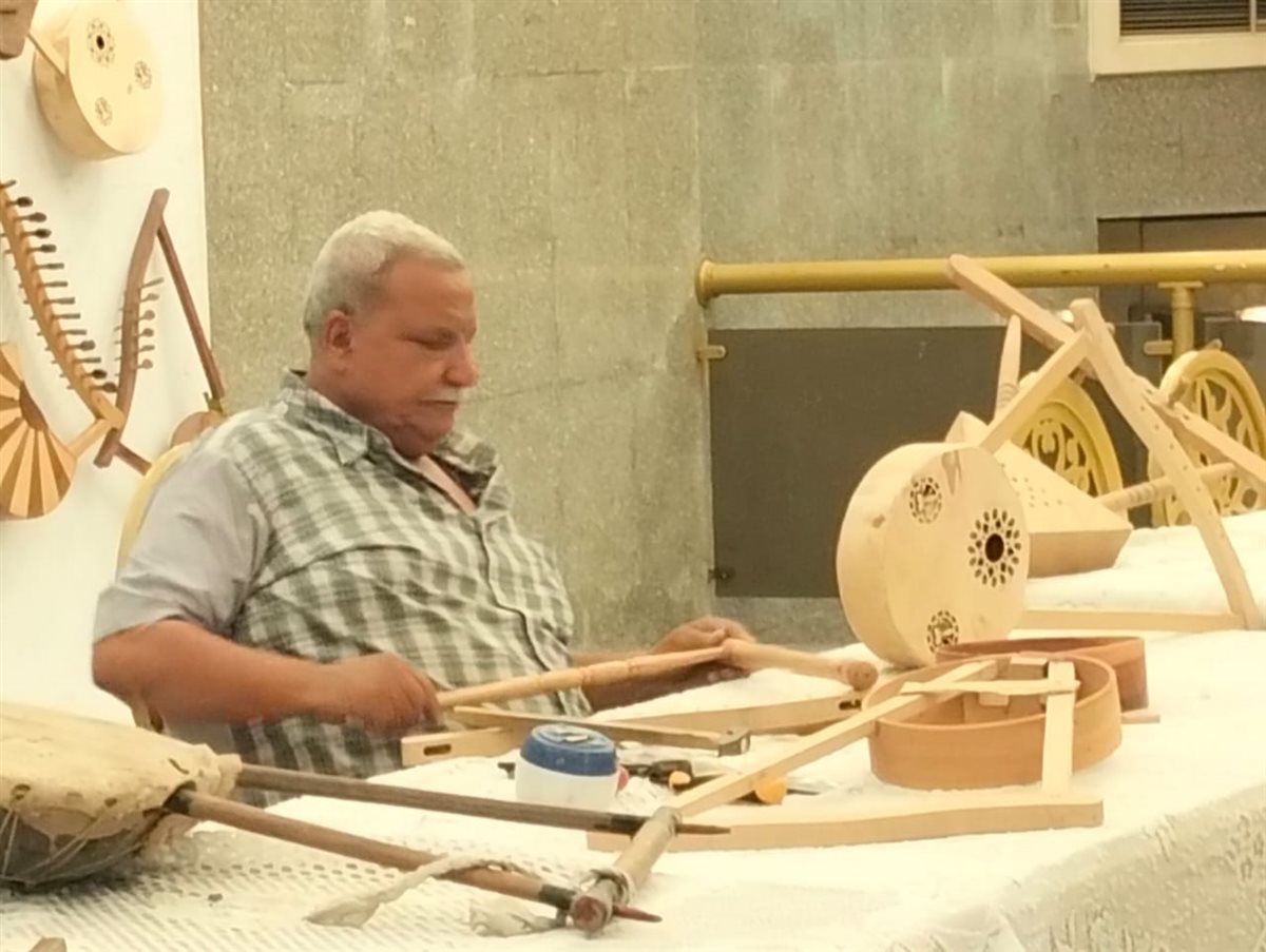 جانب من المعرض والورشة، فيتو