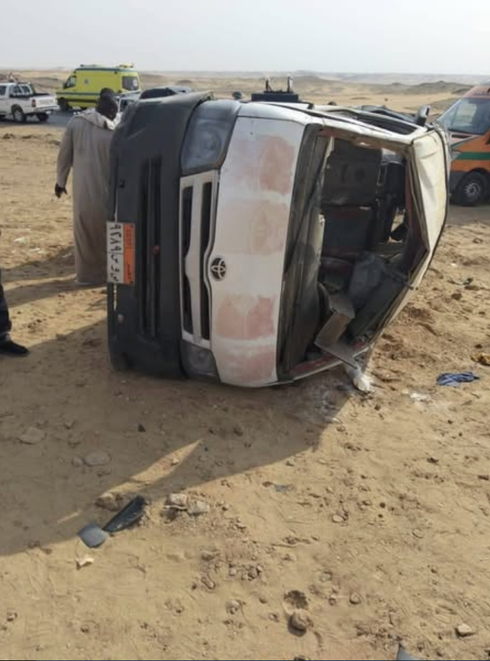 اصطدام ميكروباص ونصف نقل في حادث طريق أسوان الصحراوي، فيتو