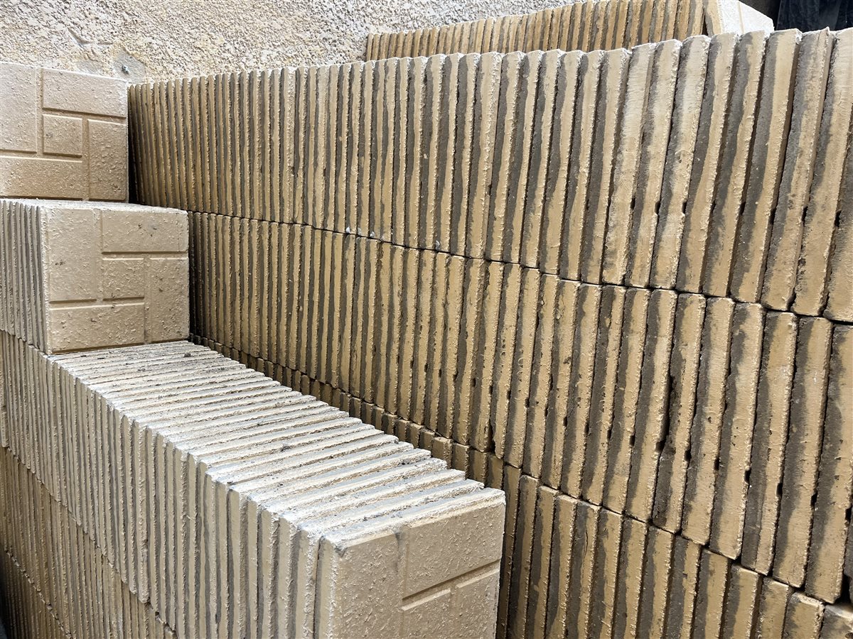 صناعة البلاط المزايكو في البحيرة، فيتو