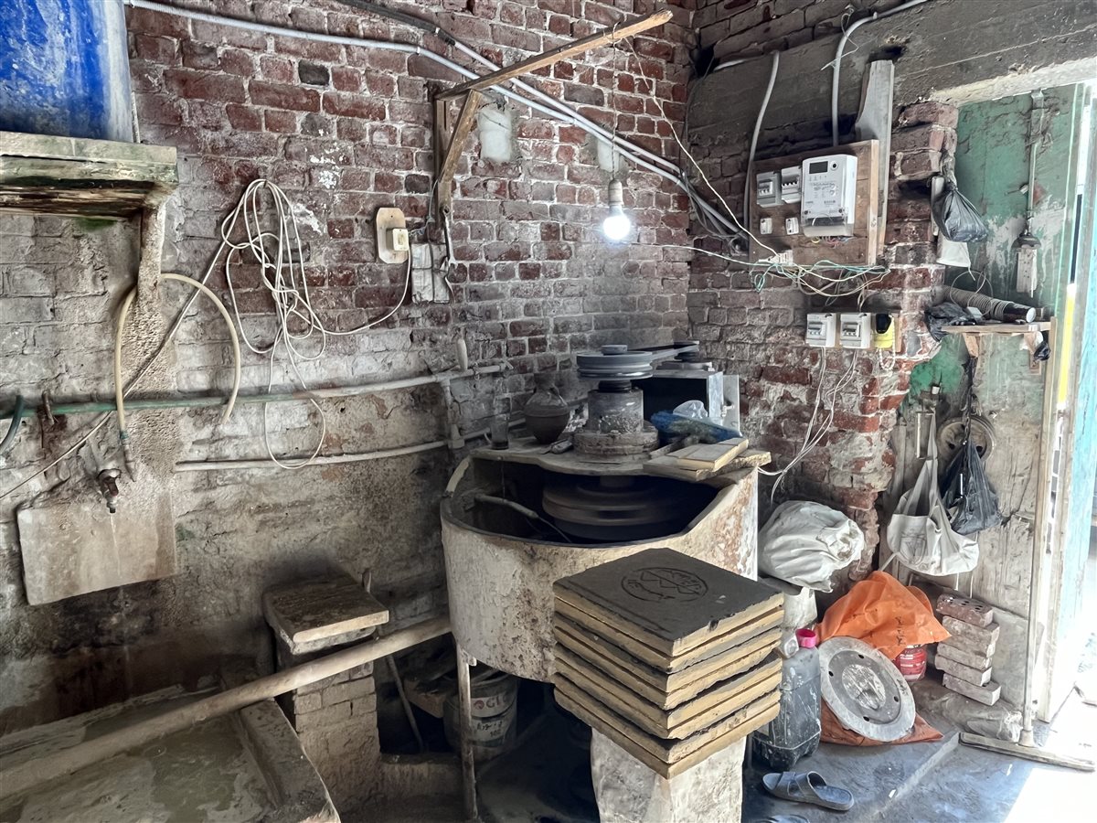 صناعة البلاط المزايكو في البحيرة، فيتو