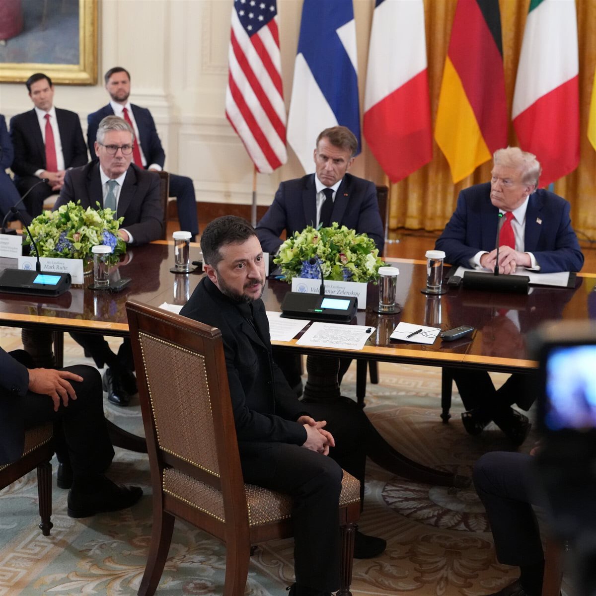 ترامب وزيلينسكي ، فيتو