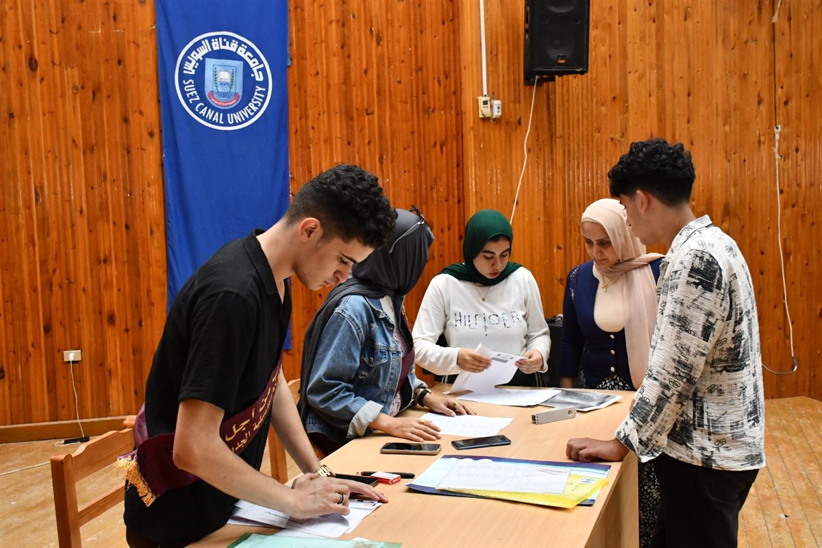 جانب من الكشف على الطلاب، فيتو