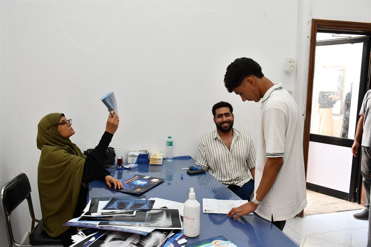 جانب من الكشف على الطلاب، فيتو