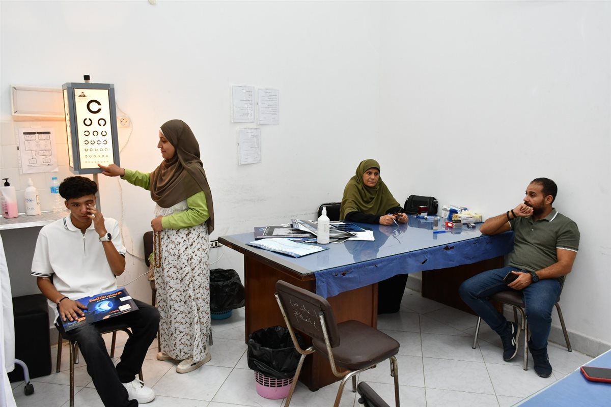 جانب من الكشف على الطلاب، فيتو