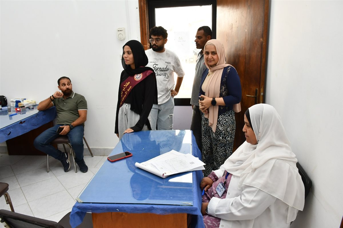 جانب من الكشف على الطلاب، فيتو