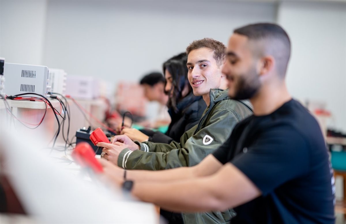 كلية الهندسة جامعة مصر للمعلوماتية