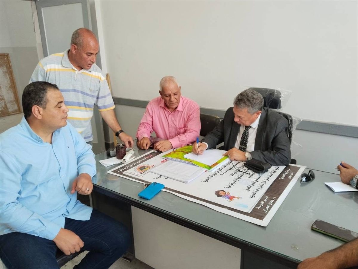 وكيل تعليم البحيرة يتفقد مدرسة صلاح الدين الرسمية لغات تمهيدا لافتتاحه، فيتو