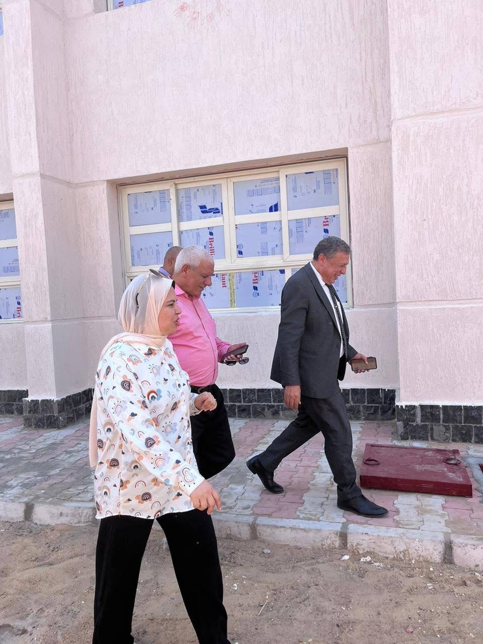 وكيل تعليم البحيرة يتفقد مدرسة صلاح الدين الرسمية لغات تمهيدا لافتتاحه، فيتو