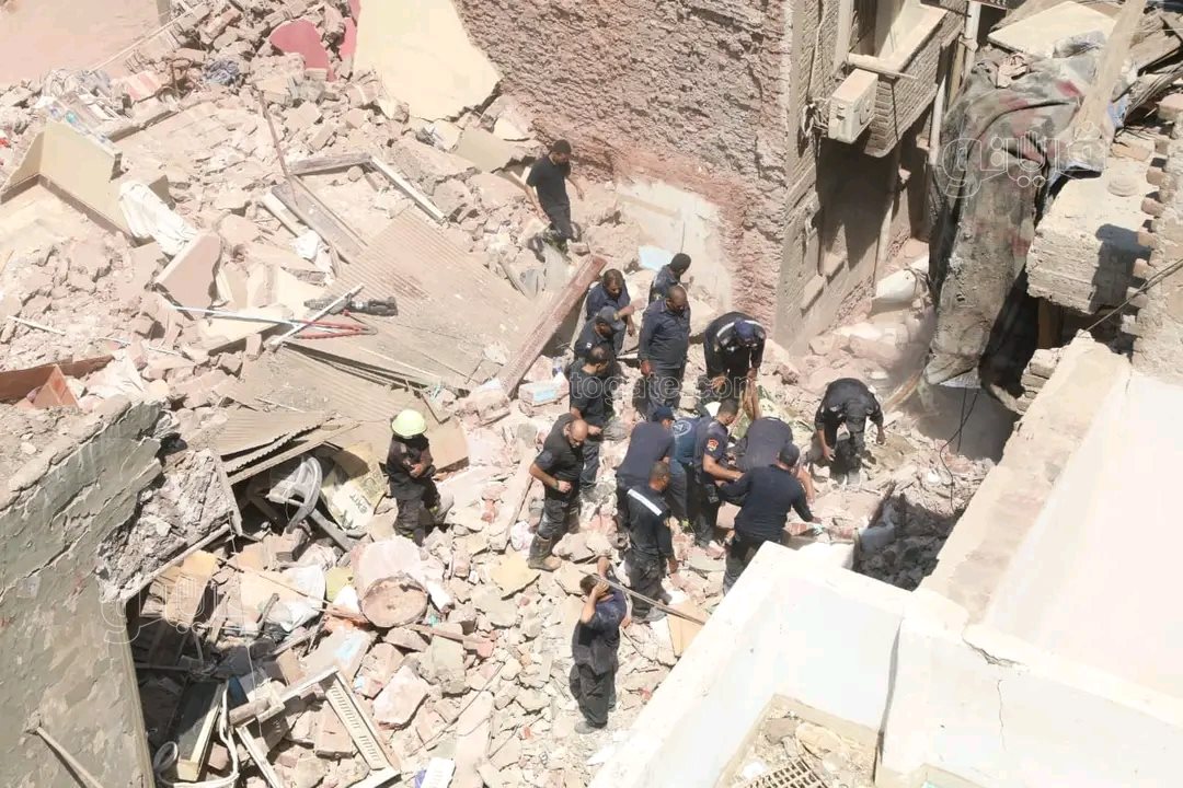 موقع انهيار عقار سكني بالزقازيق،فيتو