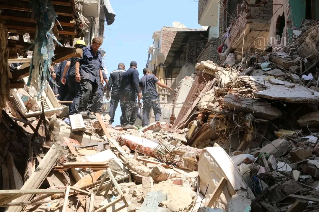 موقع انهيار عقار سكني بالزقازيق،فيتو