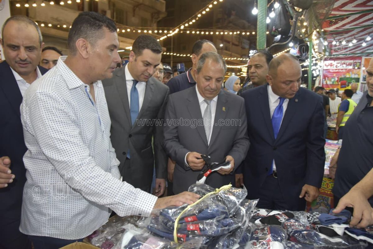 محافظ بورسعيد يتفقد معرض اهلا مدارس، فيتو