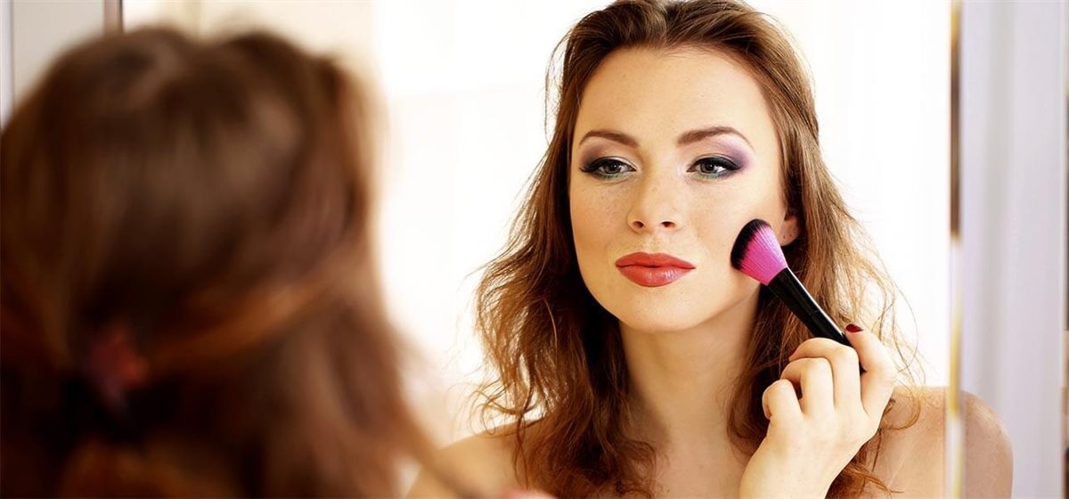 ثبات للمكياج في الحر