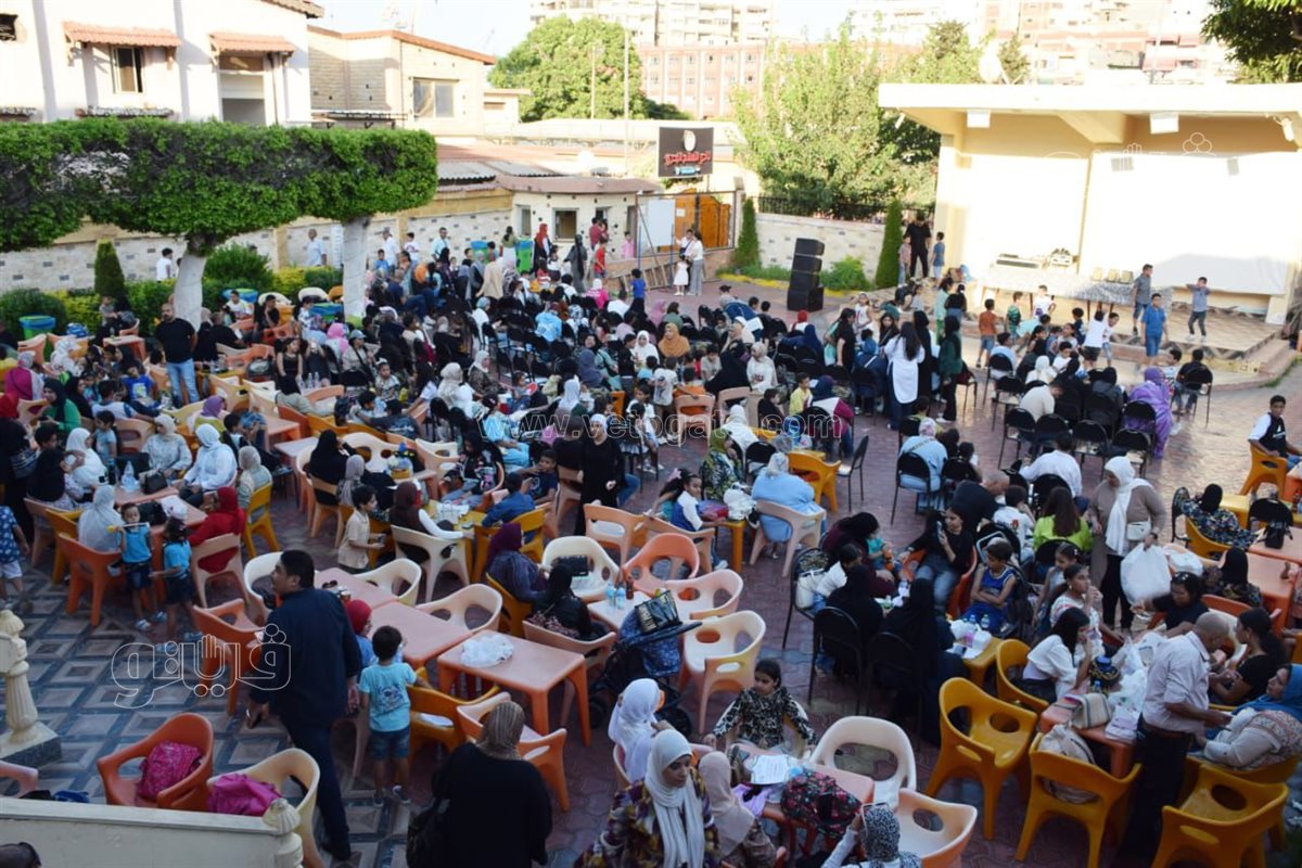 حفل نادي السلام البحري، فيتو