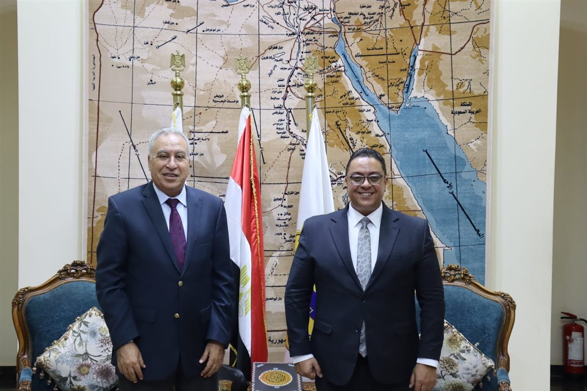 البرنامج التدريبي للمرشحين لقيادة المراكز البحثية